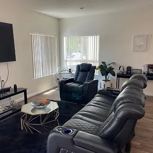  Apartment Van Nuys United States
